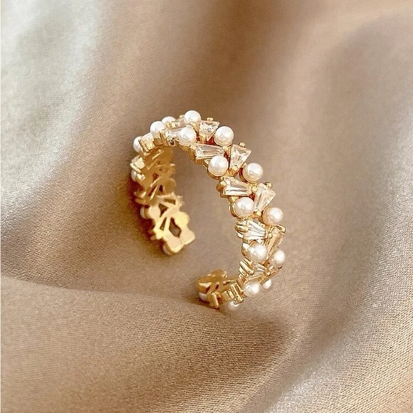 Jewelry - Cubic zirconia ring